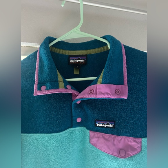 Patagonia Women's Synchilla Turquoise and Purple Snap-T Fleece Pullover - Picture 6 of 11